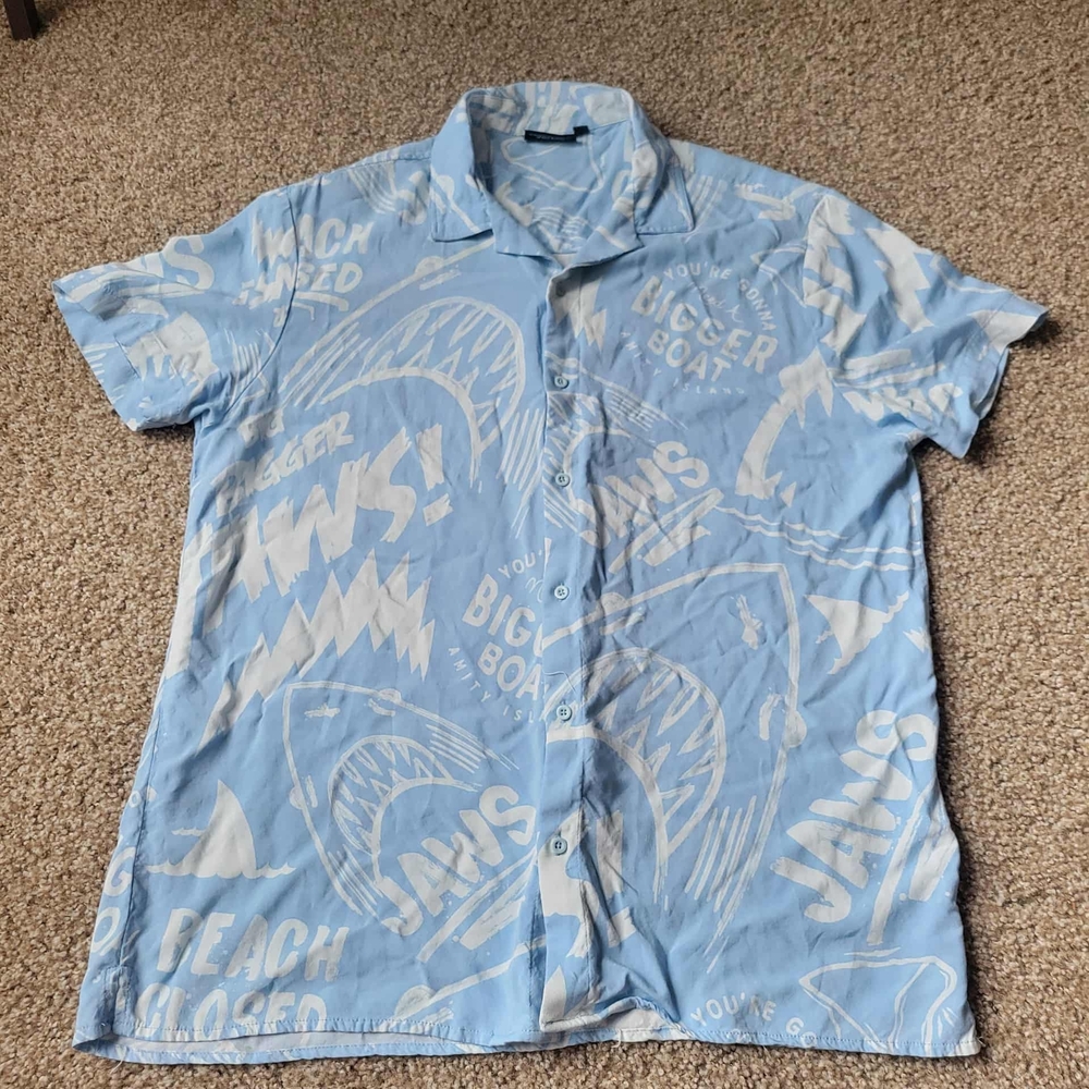 Jaws Shirt Men's XL Ocean Horror Shark Movie Memorabilia